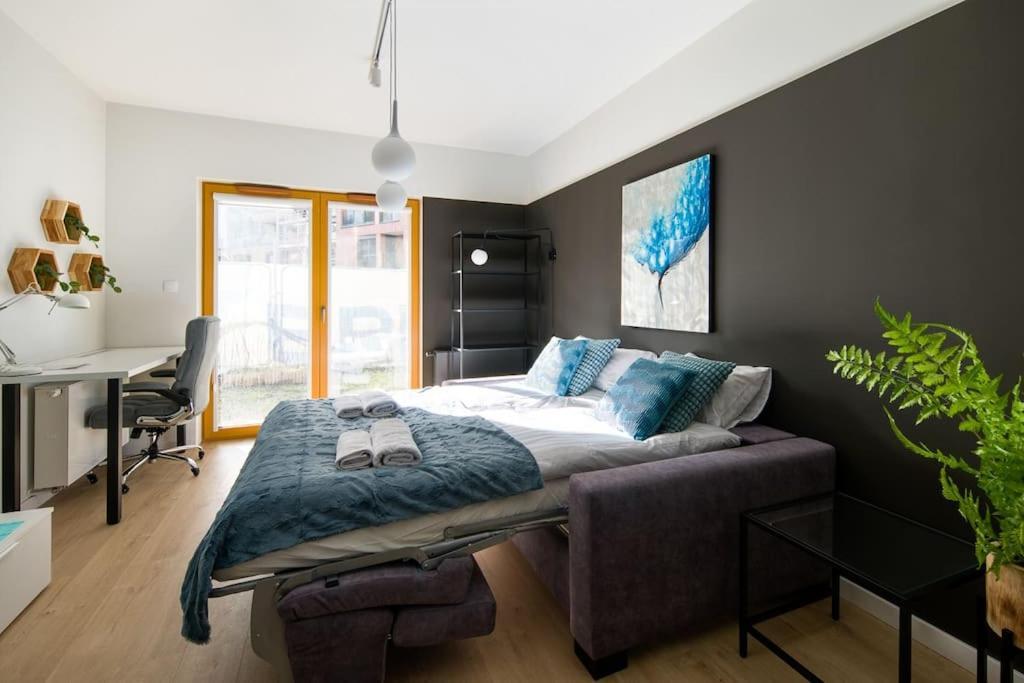 Modern Next To Train Station Apartment Krakow