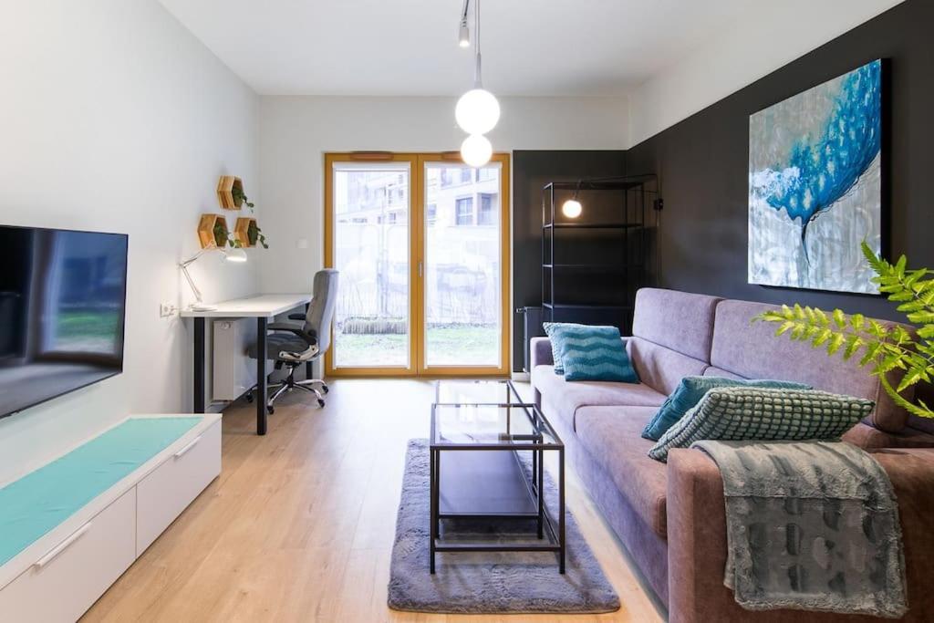 Modern Next To Train Station Apartment Krakow
